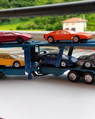 Modellini bisarca + n 8 automobili.