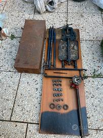 Cavalletto con filiera per idraulico vintage