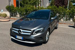 MERCEDES GLA 200 D 136CV FULL OPTIONAL TRATTABILE