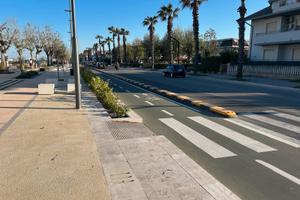 Piano terra con giardino ESCLUSIVO, fronte mare