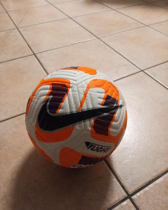 pallone da calcio Nike  flight taglia 5