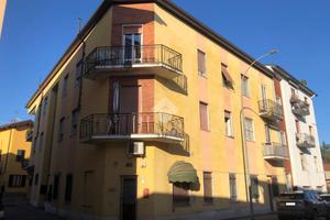 3 LOCALI A LACCHIARELLA