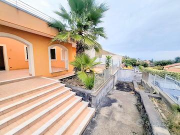 Villa indipendente pedara