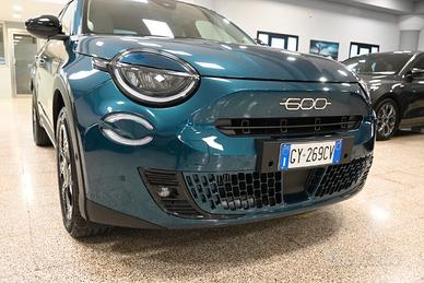FIAT 600 HYBRID 136CV AUTOMATICA LA PRIMA – 23.000
