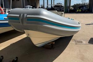 Gommone joker 5 metri rifatto a nuovo