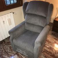 Poltrona Alzapersone Relax come nuova