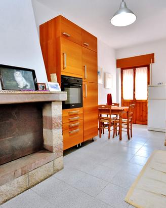 Casa indipendente su due livelli con cortile
