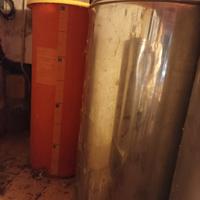 3 botti in accio e 1 botte in vetroresina 200 litr