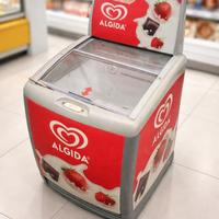 Congelatore vintage algida a pozzetto con luce