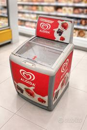 Congelatore vintage algida a pozzetto con luce