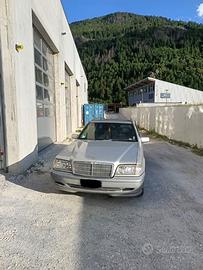 Mercedes C220 motore con cambio manuale