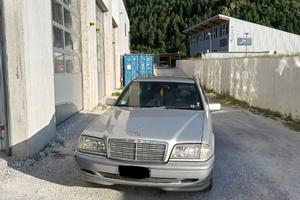 Mercedes C220 motore con cambio manuale