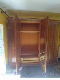 Armadio a 5 ante in legno