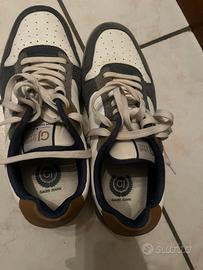 Scarpa tennis Gaudi pelle bianca e camoscio blu