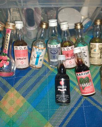 bottigliette da collezione di liquori