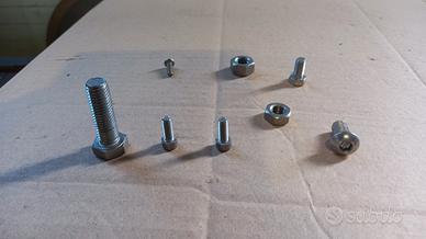 bulloni  di  tutti  tipi  usati 