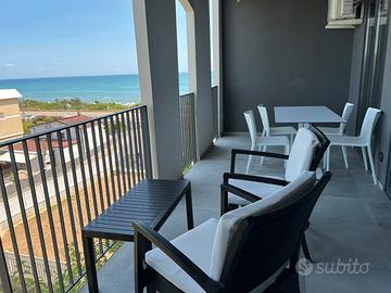 Bilocale fronte mare - ex blanco hotel