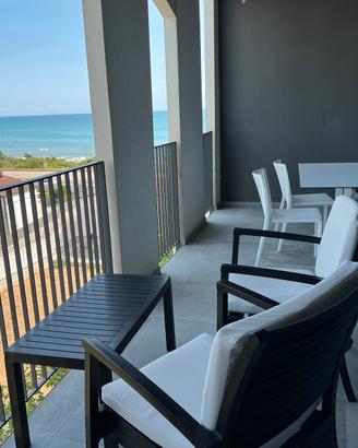 Bilocale fronte mare - ex blanco hotel