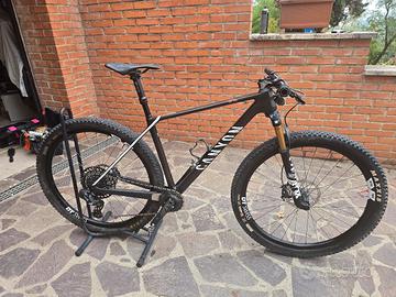 MTB Canyon Exceed Carbonio 2023 – GX AXS, Fox 32 K