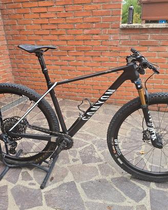 MTB Canyon Exceed Carbonio 2023 – GX AXS, Fox 32 K