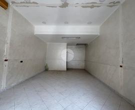 NEGOZIO A NAPOLI