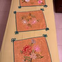 Cuscini Ricamati a Mano;