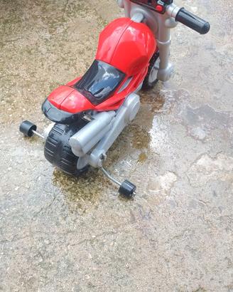 Moto giocattolo