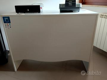 scrivania negozio  porta cassa