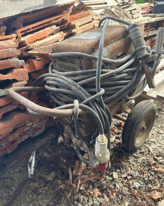 Saldatrice rotativa cea