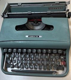 Macchina da scrivere olivetti