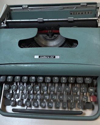 Macchina da scrivere olivetti