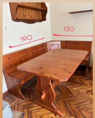 Tavolo di legno con panca contenitore e 2 sedie