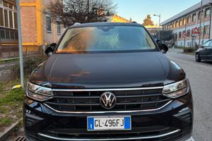 Volkswagen Tiguan con gancio traino