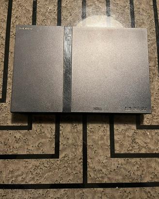PlayStation 2 Slim modello SCPH-70004 PAL.