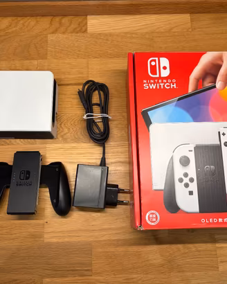Nintendo Switch OLED bianco perfetto + custodie