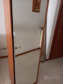 Armadio con specchio