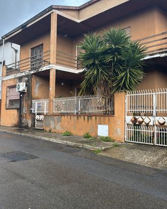 Villa indipendente con Cortile, Terrazza e p.Auto