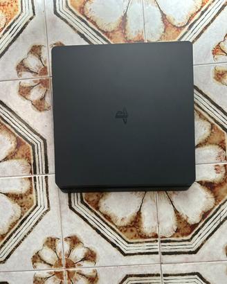 Ps4 più un controller