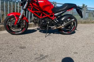 Ducati Monster 695