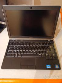 Dell Latitude E6220 con accessori DELL