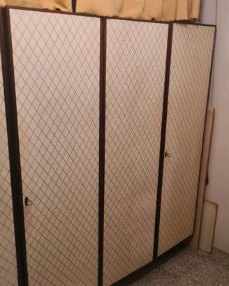 Armadio in legno