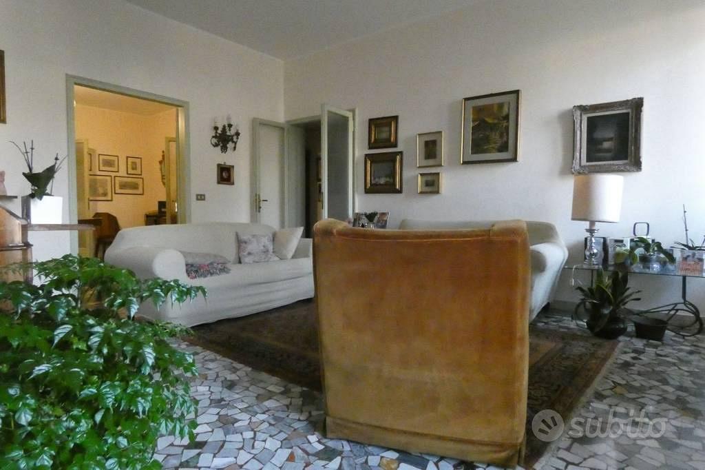 Appartamento di 250 m² con 5 locali e box auto a P - Altro