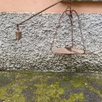 Bilancia antica in ferro a braccio con piatto ⚖️