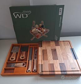 Tagliere formaggio con coltelli