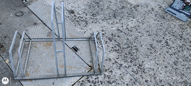 Portabici a tre posti zincato