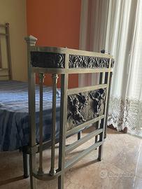 Due Letti antichi con intarsi