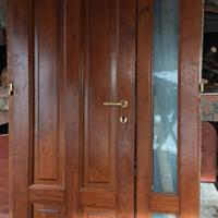 porta in legno massello con doppia anta a vetro 