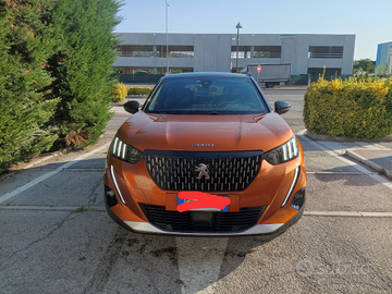 Peugeot 2008 GT line 130cv