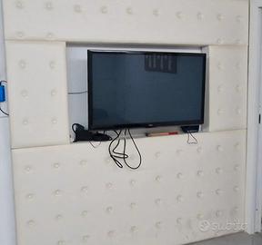 Parete  porta TV in pelle bianca 
