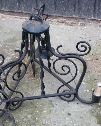 Lampadario in ferro battuto